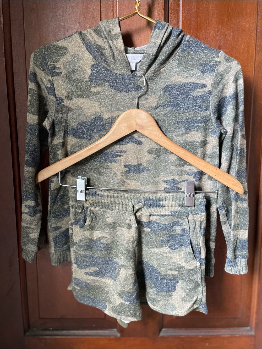 R+R girls medium 8-10 two piece camouflage outfit